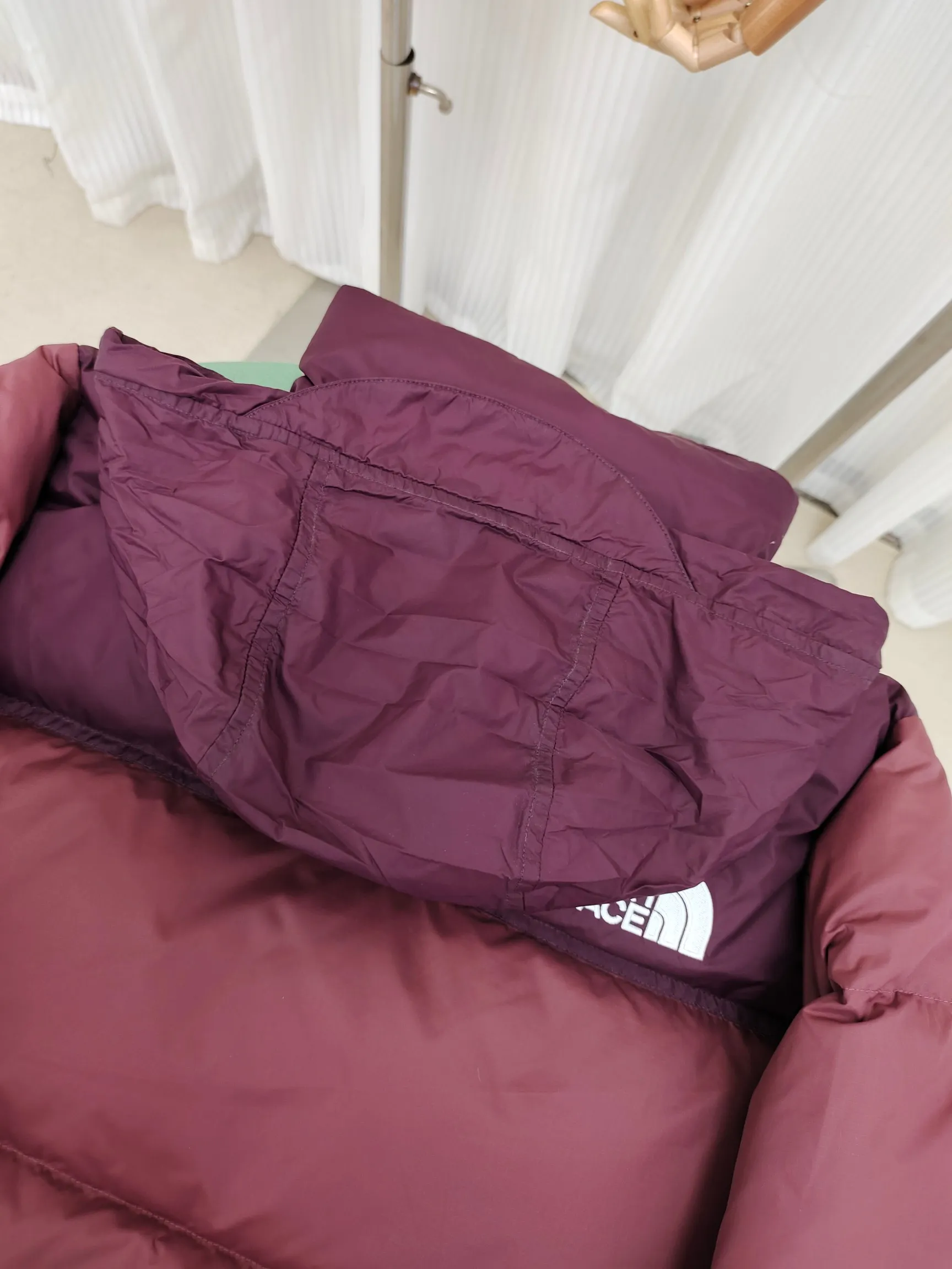 The North Face Classic 1996 ， Quality ， ，YKK ISO 9000Quality ZP ， Premium ， ， ， Lightweight 。Classic ， 。 。 Size：XS-XXL